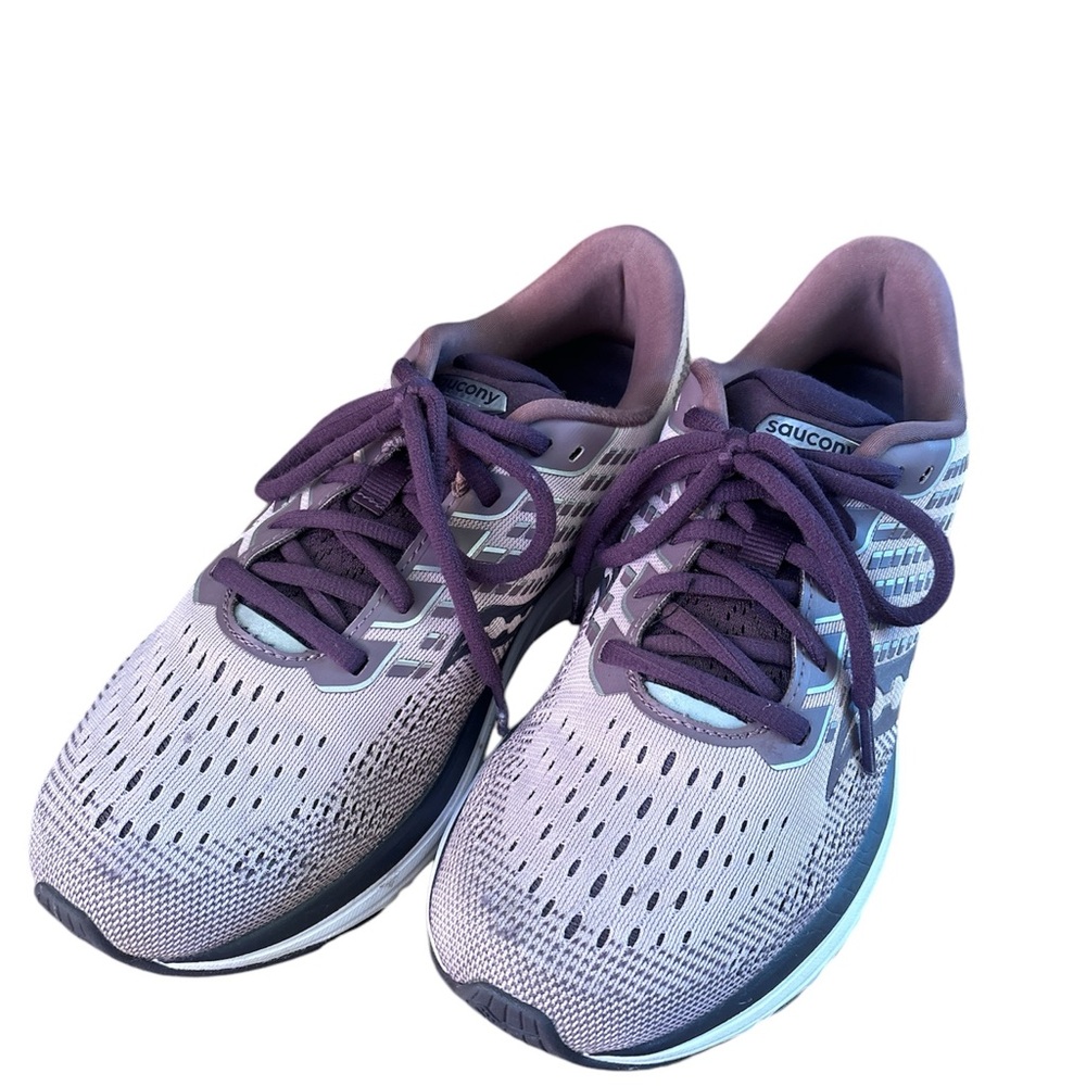 Excellent condition SAUCONY shoes